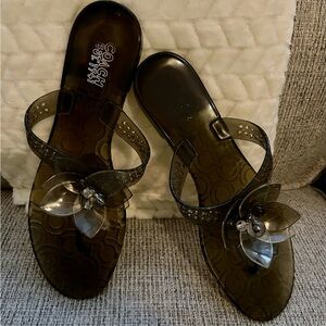 Coach Petuna Jelly Sandals in Smoke Gray. Size 8
